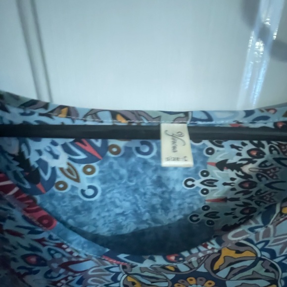 Top - Picture 2 of 2